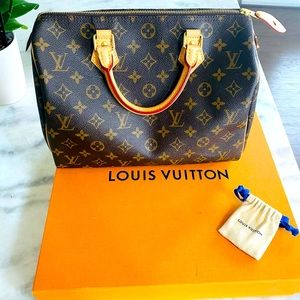 AUTHENTIC Louis Vuitton Speedy 30 Signature Handbag made in France